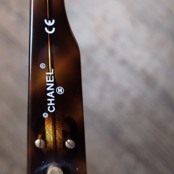 EUC CHANEL SUNGLASSES - Picture 4 of 16